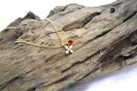 七瀬陸をイメージしたチャームペンダント。