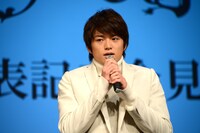 白洲迅。胸キュンエピソードを問われ、中学時代、公園で5時間ほど好きな子と話し続け、次第に距離を縮めてからようやく告白したという甘酸っぱいエピソードを披露した。