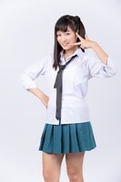 コギャル霊役の菅沼もにか。