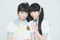 木戸衣吹と山崎エリイによるユニット「every▼ing！（▼はハート）」。