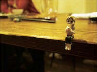 ゼノン5周年記念で100名にプレゼントされるワカコのフィギュア。(c)新久千映/NSP 2011