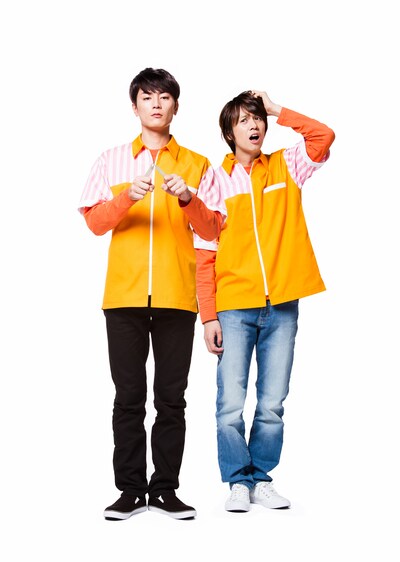 ドラマ「ニーチェ先生」ニーチェ先生役の間宮祥太朗（左）と、松駒役の浦井健治（右）。(c)2016「ニーチェ先生」製作委員会