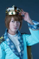 プラスチック役の赤澤燈。