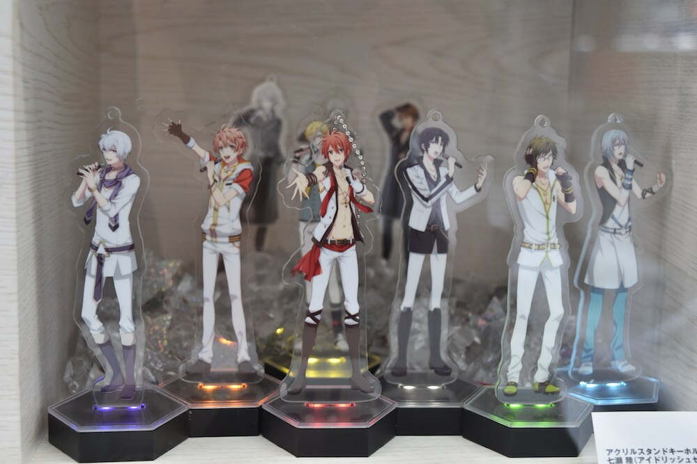 アイドリッシュセブン アイナナ アクリルスタンド アイドリッシュセブン」のアクリルスタンドキーホルダー。 [画像