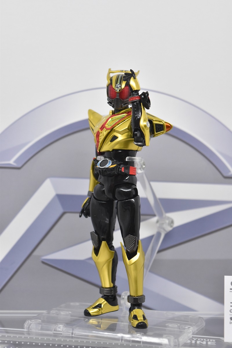 「仮面ライダードライブ」より、「S.H.Figuarts ゴルドドライブ」