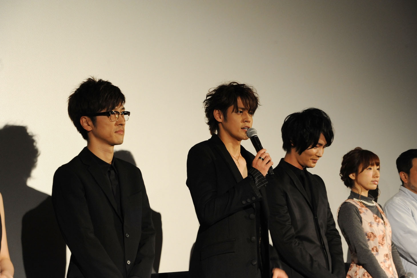 作品への思いを語る宮野真守（中央）。