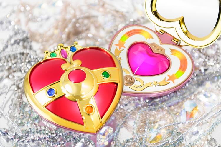 セーラームーン」コズミックハートコンパクトが大人向けアイテムに 