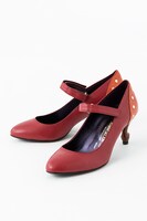 「EVA×ちゃけちょけ式波・アスカ・ラングレーモデル パンプス」は1万7064円。