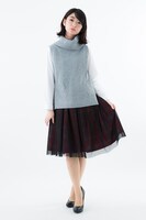 「RADIO EVA DUO チェック柄チュールスカート アスカモデル」を着用した様子。