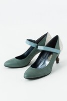 「EVA×ちゃけちょけ真希波・マリ・イラストリアスモデル パンプス」は1万7064円。