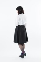 「ブーティ 月山 習モデル」の着用イメージ。