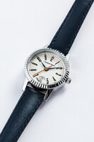 「レオナルド・ウォッチモデル」の時計。