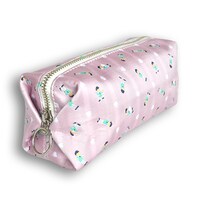 6つ子のスクエアポーチ。