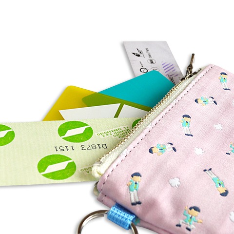 6つ子のパスポーチ。