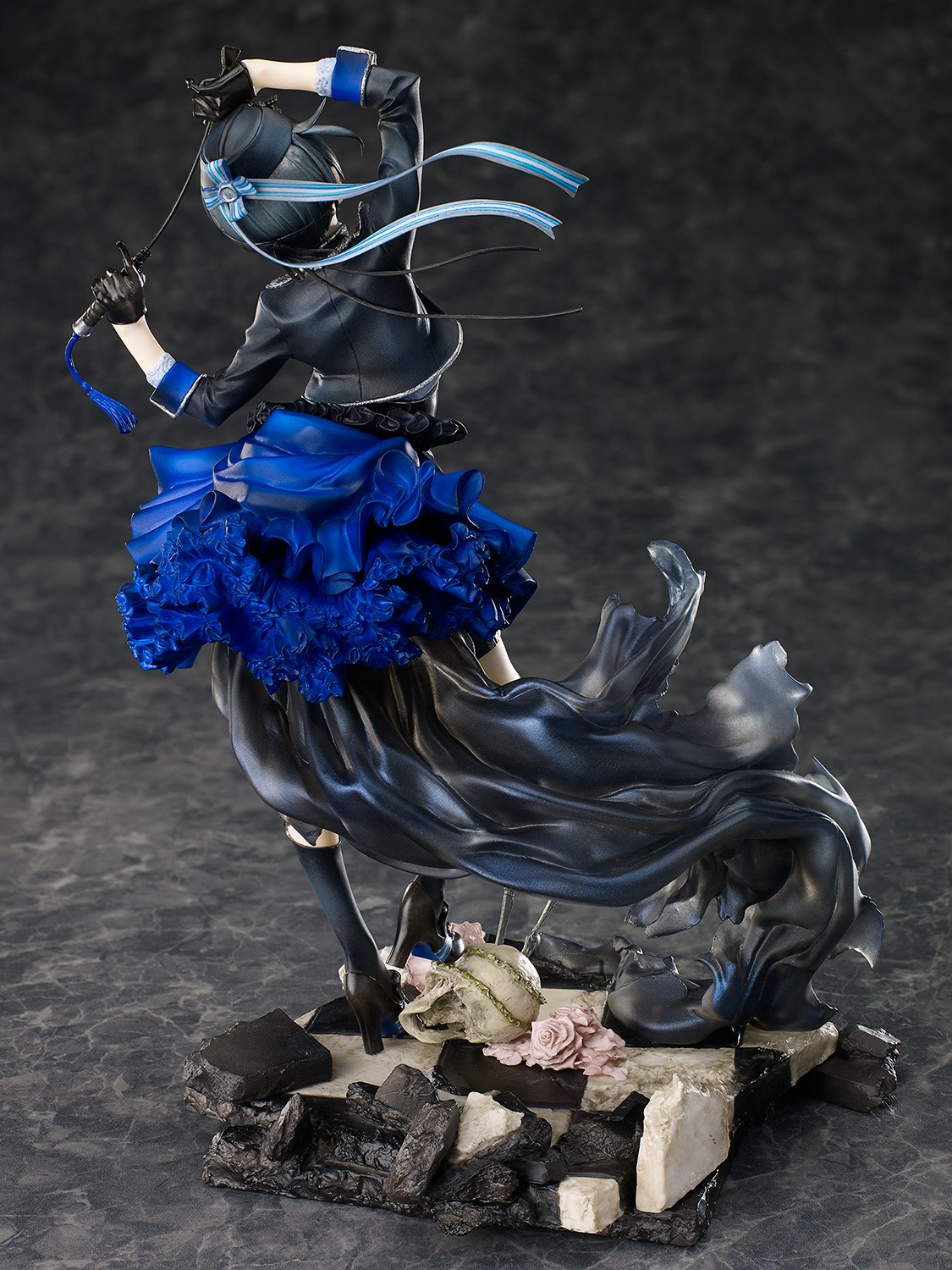 「シエル・ファントムハイヴ フィギュア」