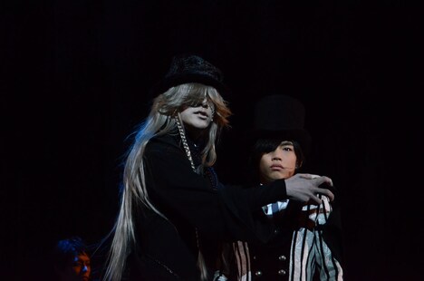 「ミュージカル『黒執事』-地に燃えるリコリス2015-」公開稽古より。