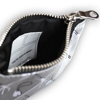 「ニコラスのパスポーチ」