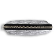 「ニコラスのラウンドポーチ」