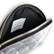 「ニコラスのラウンドポーチ」