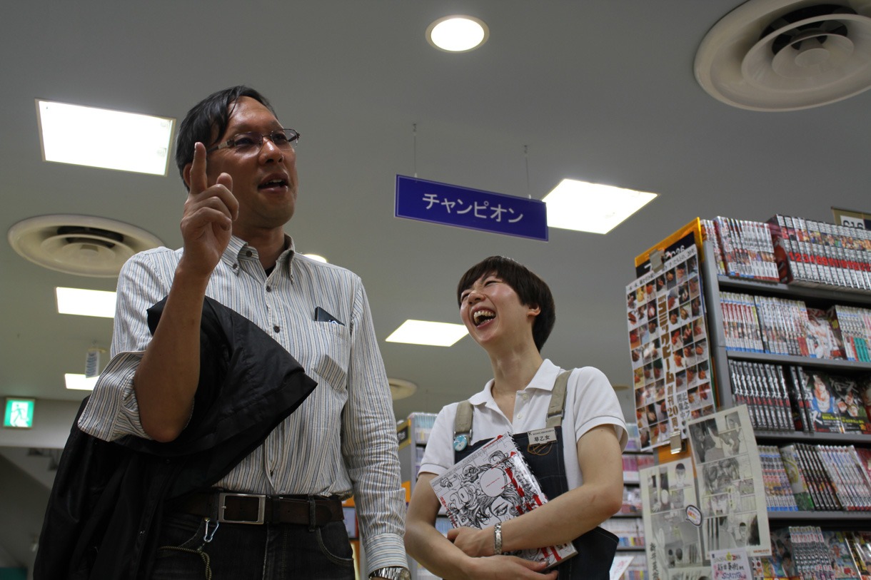 ここでは書くことができない奥村編集総長の本音トークが炸裂。思わず早乙女さんも笑いがこぼれる。