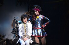 ミュージカル「リボンの騎士」公開稽古より。サファイア（生田絵梨花、写真左）とへケート（桜井玲香）。