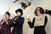 番組で使用したフリップ、三上俊の部分をさらにめくると「HAPPY BIRTHDAY」の文字が。