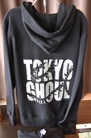 会場で販売されるオリジナルジップアップパーカー。