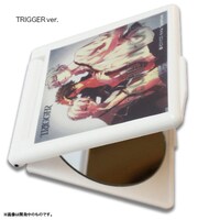 TRIGGERのコンパクトミラー。