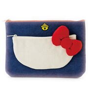 「DORAEMON × HELLO KITTY」の新作アイテム。「四次元ポケット」をモチーフにデザインされたフラットポーチ。