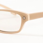 前枠(フロント)には、コイン投入口をイメージした飾りも。