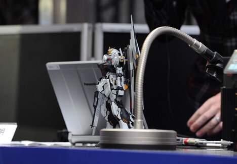 シュンが制作し、「ジャブローズ・スカイ」の作中にも登場する「νガンダム」。