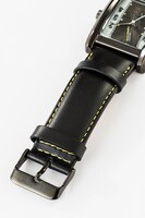 ニコラス・D・ウルフウッドモデルのリストウォッチ。