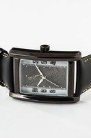 ニコラス・D・ウルフウッドモデルのリストウォッチ。