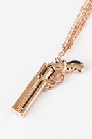 ヴァッシュ・ザ・スタンピードモデルのネックレス。