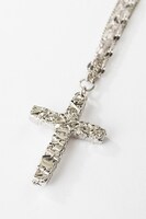 ニコラス・D・ウルフウッドモデルのネックレス。