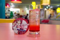 「めいどりーみん」にて提供される「英雄教室」のオリジナルドリンク「女帝の元気の源★健康ドリンク!!」。