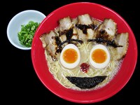 拉麺久留米本田商店「心も体も癒すシャロのカチューシャ豚骨ラーメン」