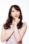 塩山楓役の松井玲奈。