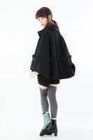 間黒男モデルのショートブーツ着用例。