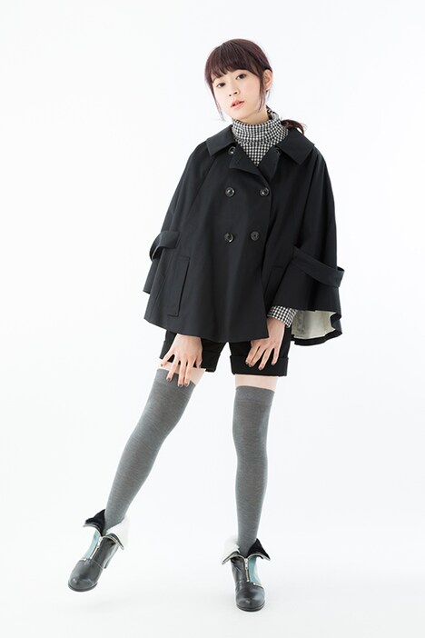 間黒男モデルのショートブーツ着用例。