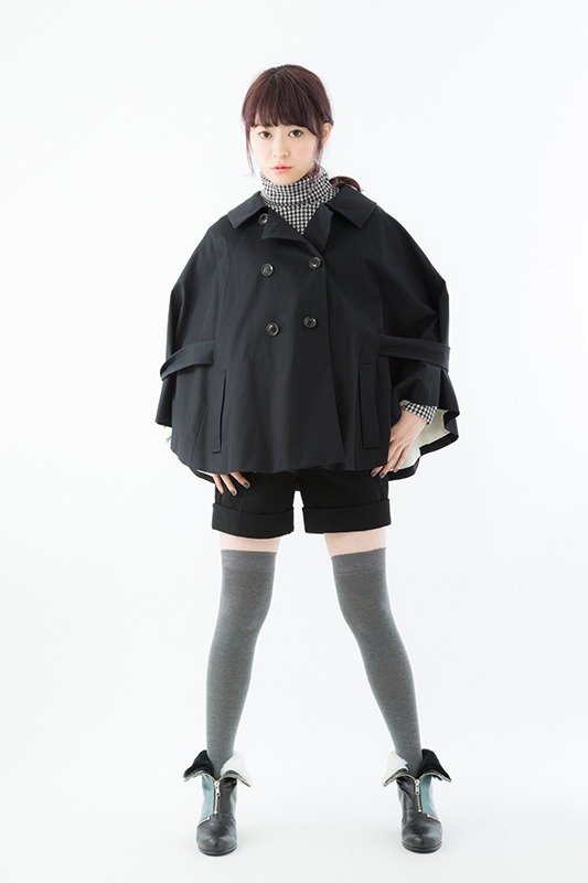 間黒男モデルのショートブーツ着用例。
