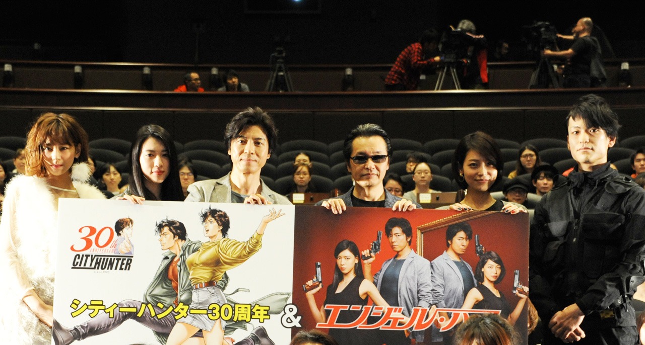 イベントの様子。左から西内まりや、三吉彩花（香瑩（シャンイン）役）、上川隆也（冴羽リョウ役）、北条司、相武紗季（槇村香役）、和泉崇司（カリート役）。