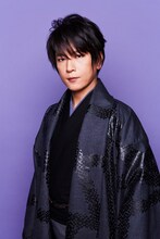 及川光博扮する黎。