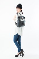 「宝石の国」リュックの使用例。