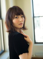 板東まりも役の花澤香菜。