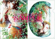 文教堂・アニメガにて購入すると特典として進呈される、尚月地描き下ろしのイラストがあしらわれたA4サイズのクリアファイル。