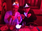 外薗昌也（左）、いまざきいつき（右）。