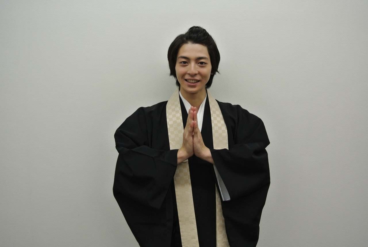 高杉真宙扮する天野慶和。