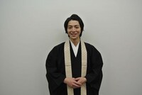 高杉真宙扮する天野慶和。