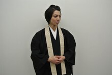 高杉真宙扮する天野慶和。